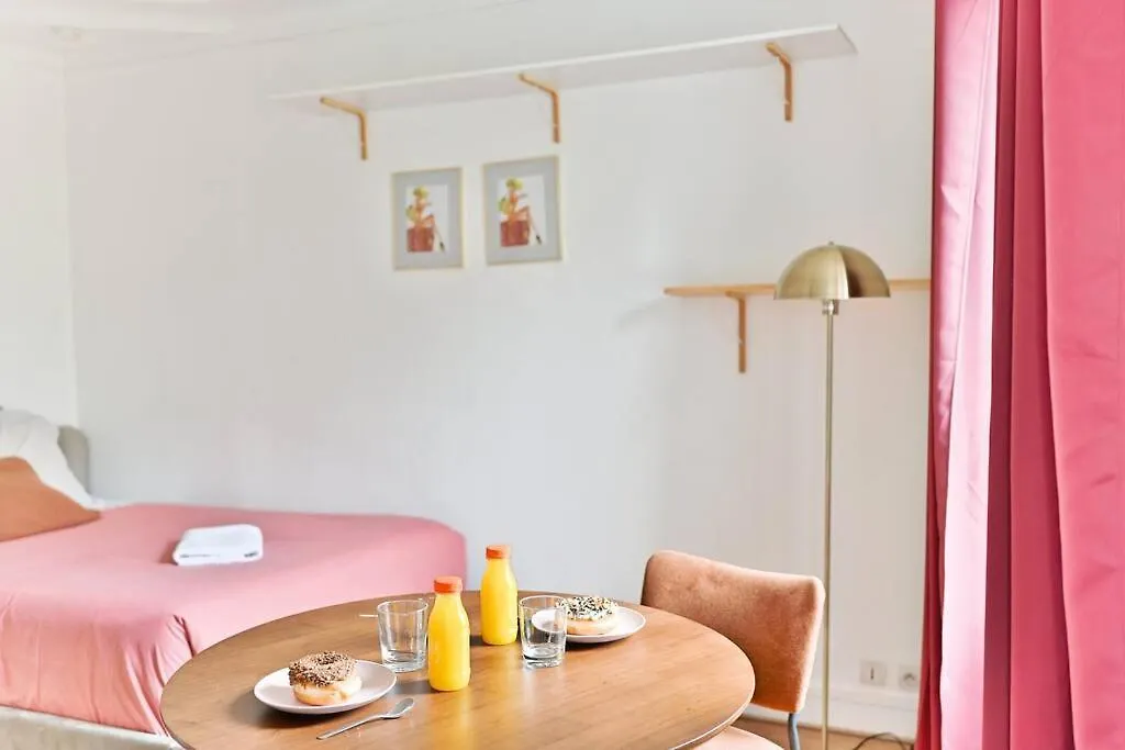 Petit Studio Paris Voltaire Nation Γαλλία