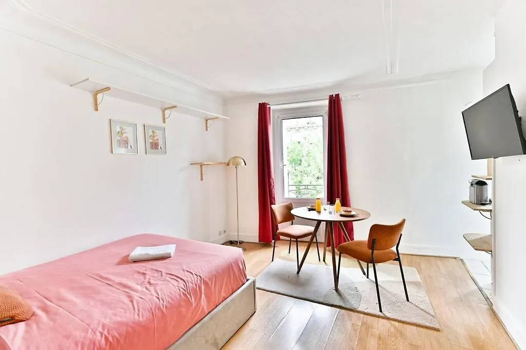Petit Studio Paris Voltaire Nation Γαλλία