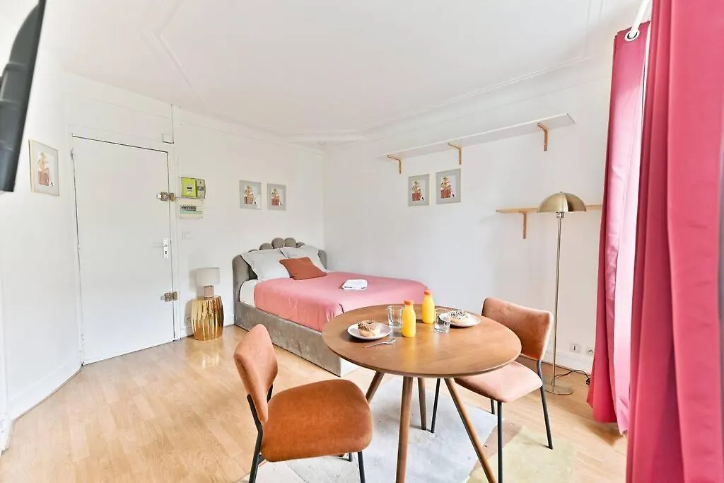 Petit Studio Paris Voltaire Nation 0*,  فرنسا