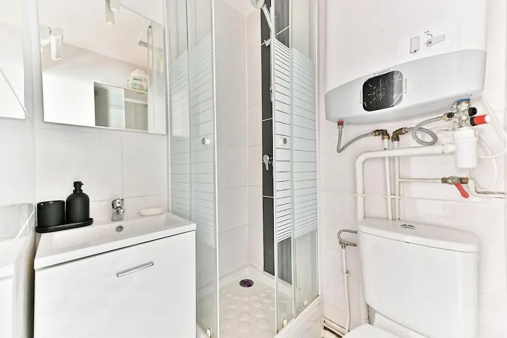 Apartment Petit Studio Paris Voltaire Nation
