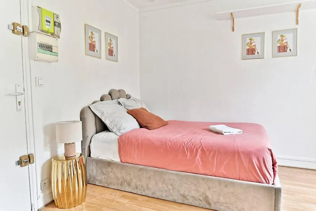 Apartment Petit Studio Paris Voltaire Nation