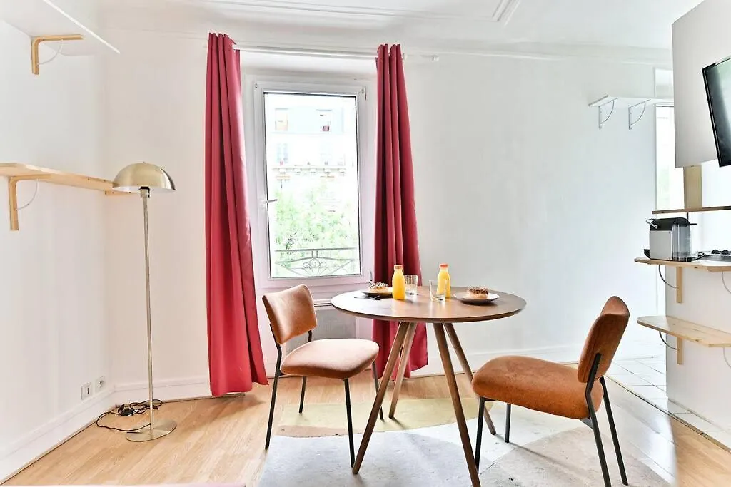 Petit Studio Paris Voltaire Nation Apartment